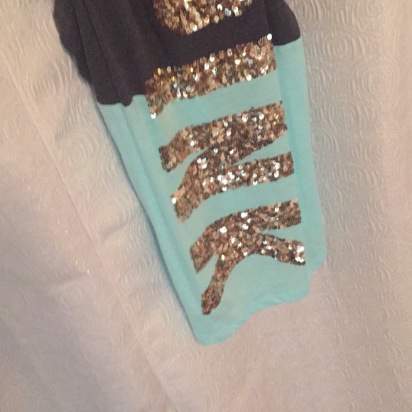 Pink brand tank top - Picture 3 of 4